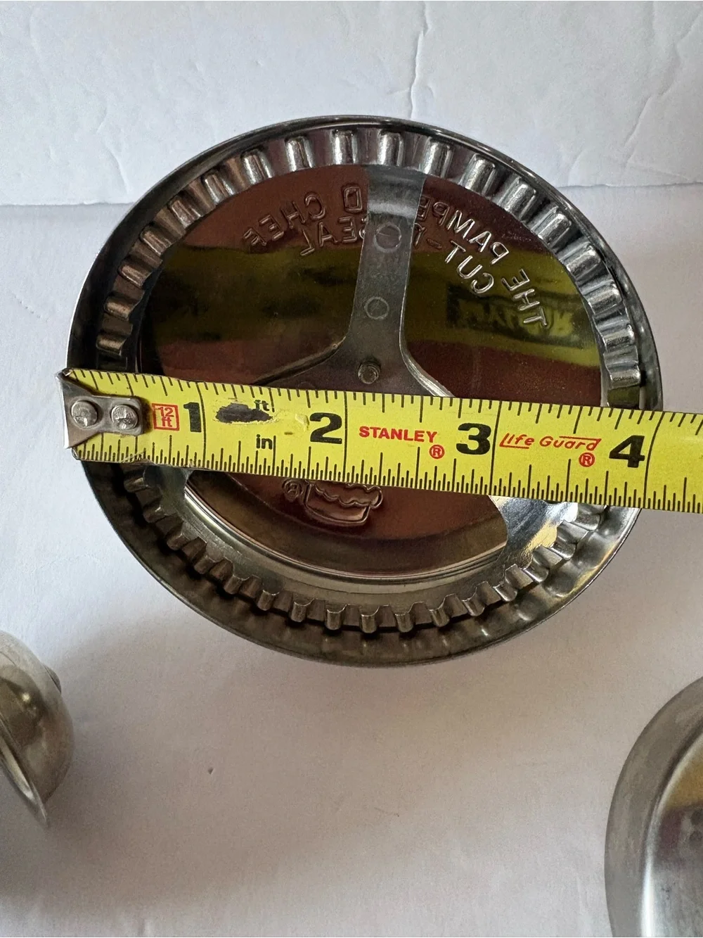 Pampered Chef Cut-N-Seal 3 piece Set 3”, 3.5”, 4”